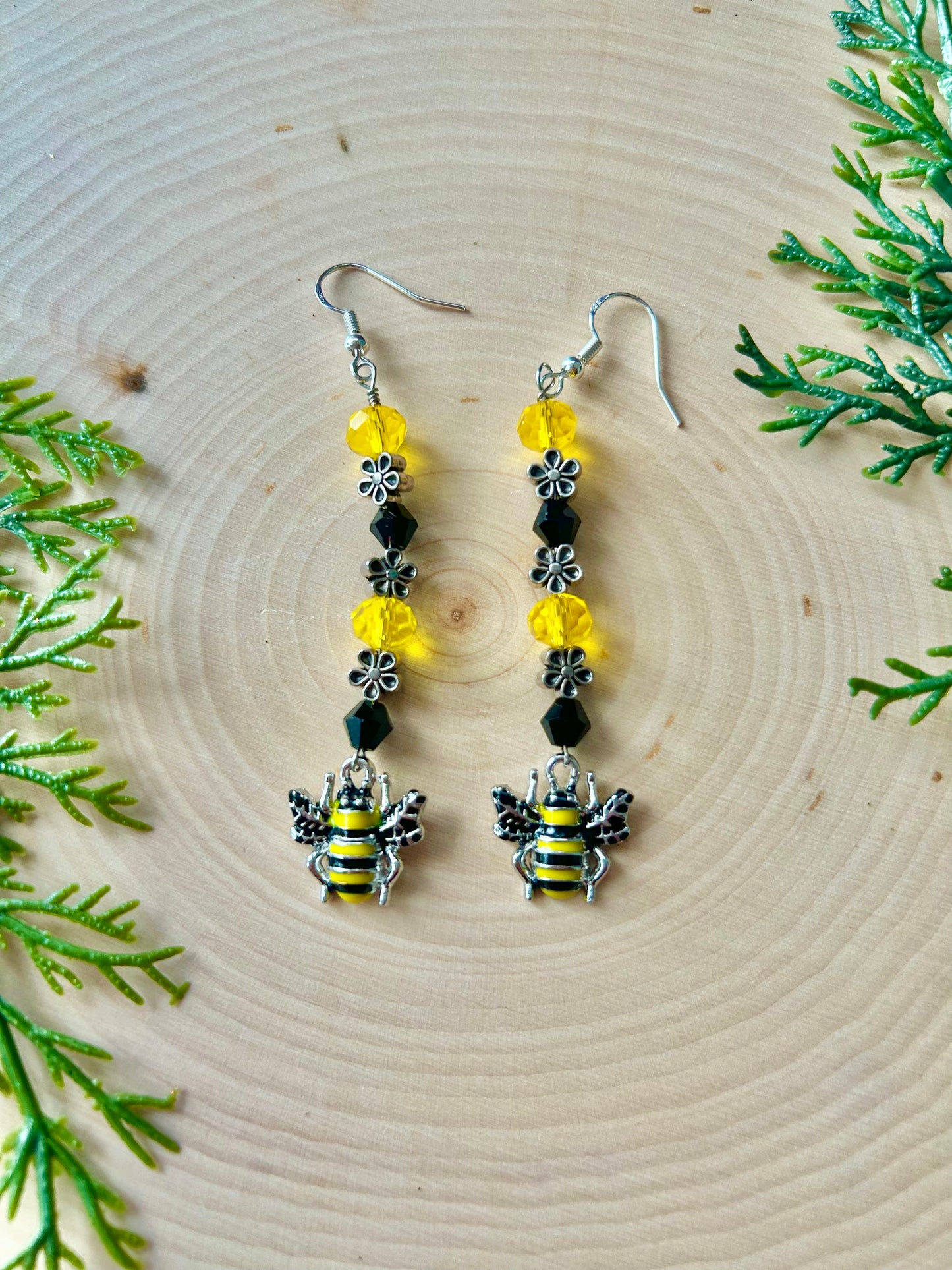 Breeze🐝 1 year collection: gemstone & flower dangle bee earrings