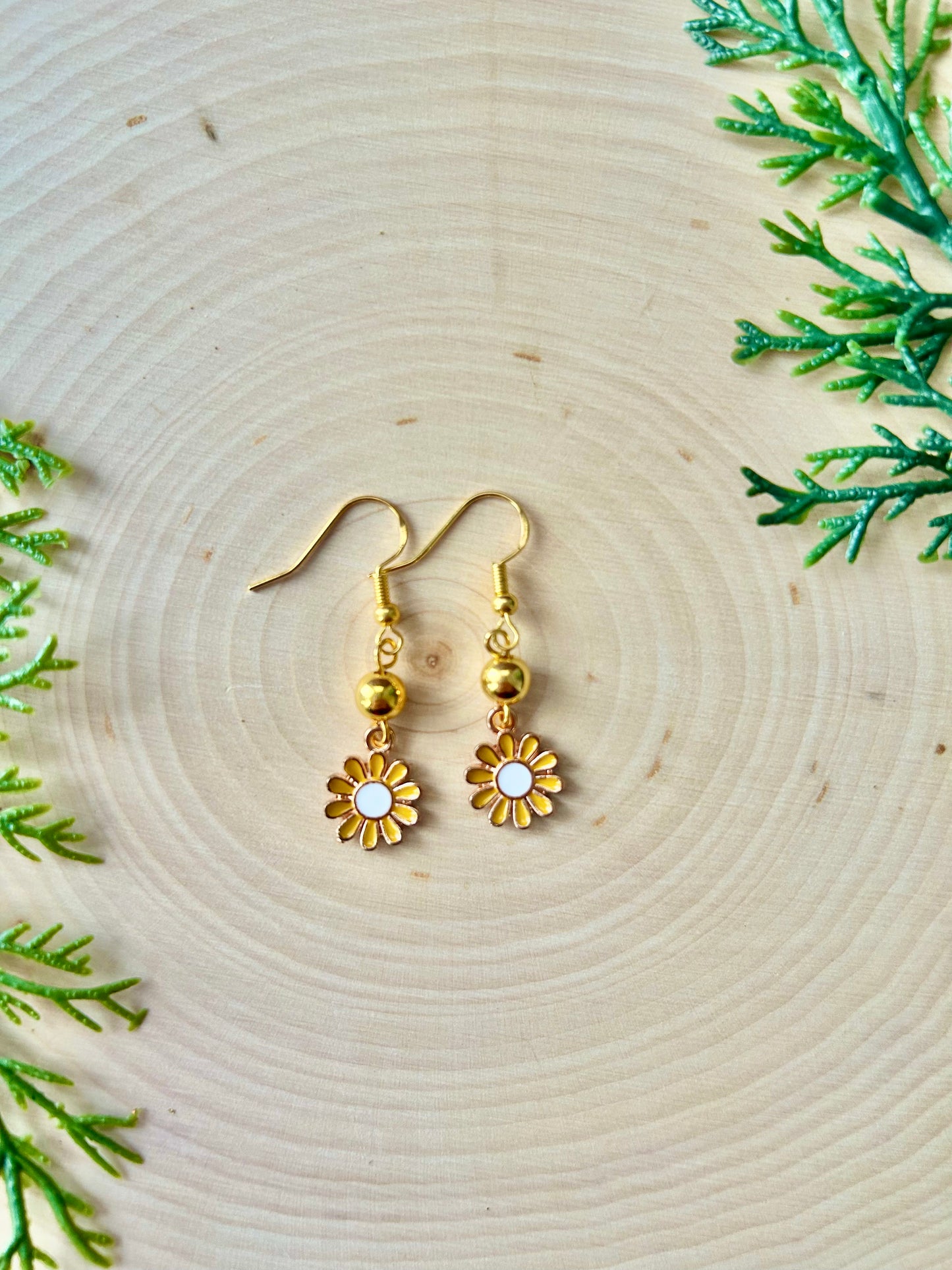 Breeze🐝 1 year collection : Daisy Earrings