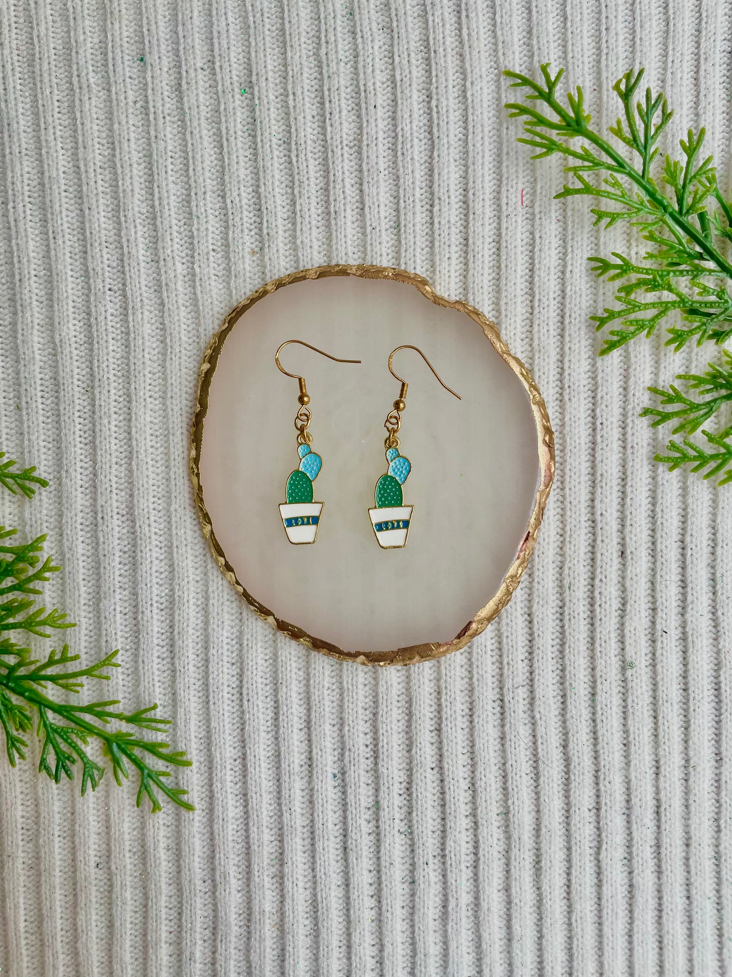 Cactus & succulent earrings 🌵