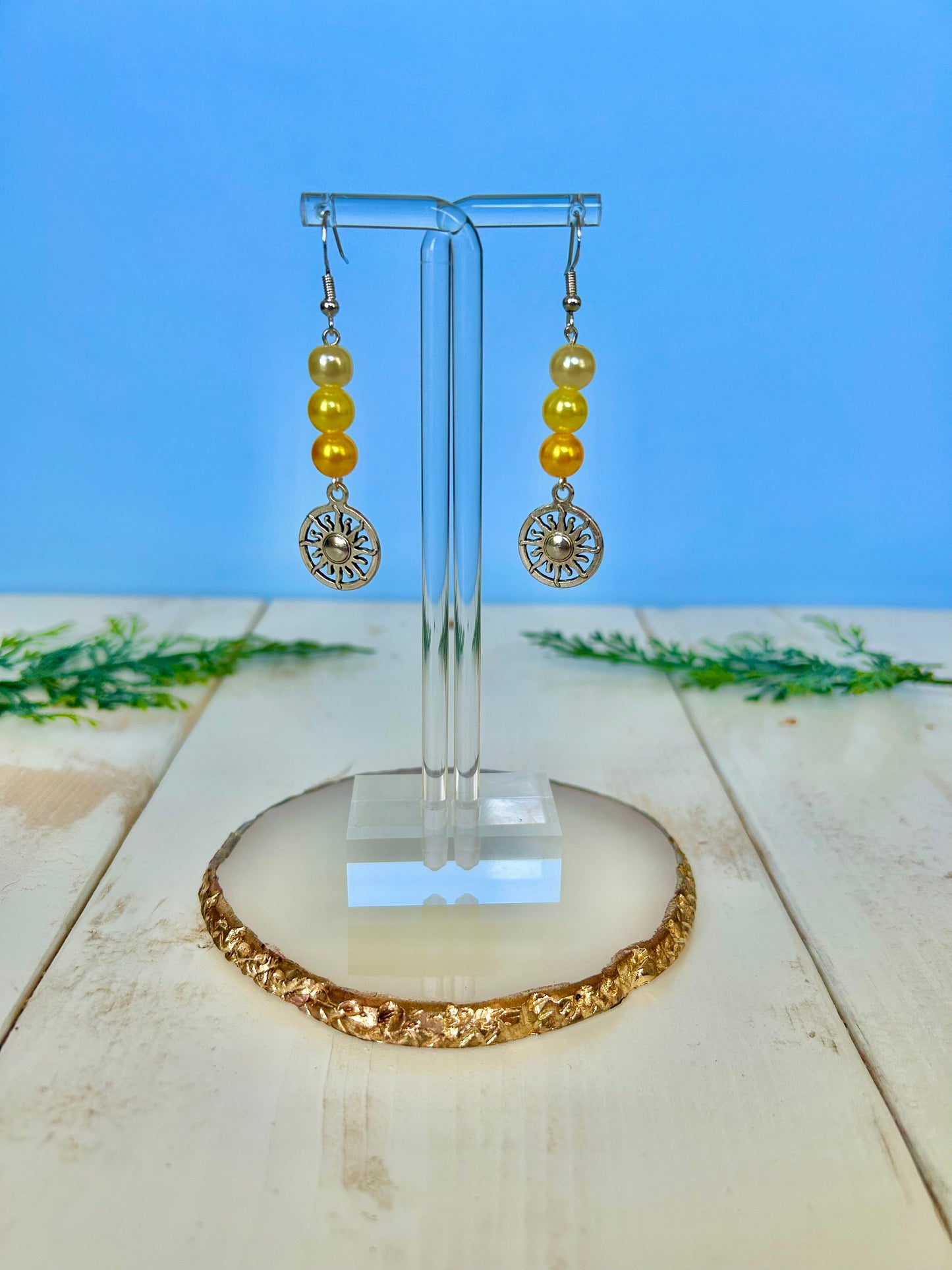 3 shades of yellow dangle sun earrings 🌞