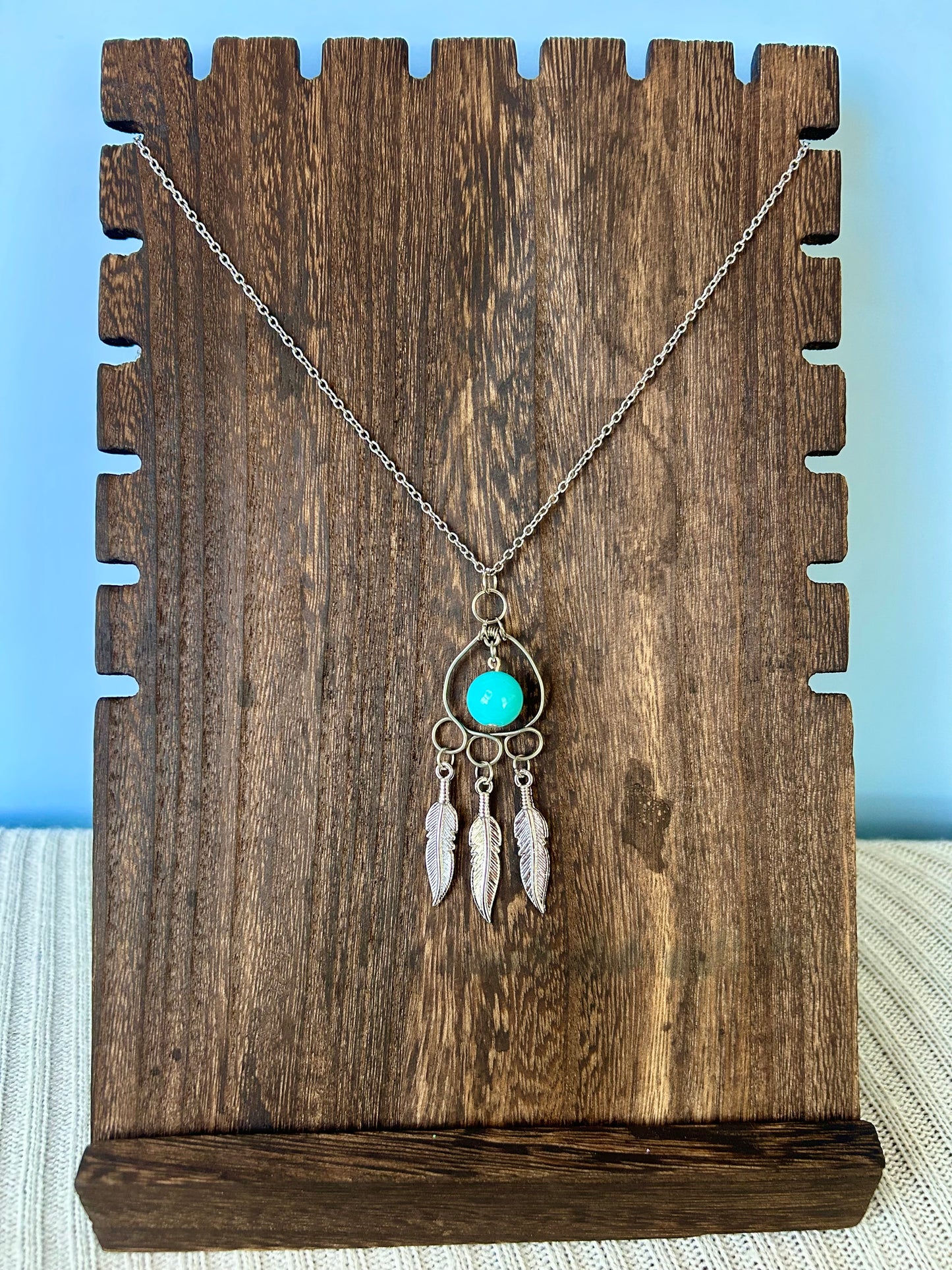 Handmade wire design, dangle feathers necklace w/ teal bead