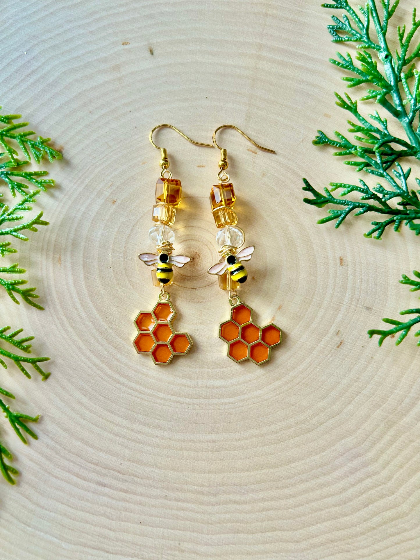 Breeze🐝 1 year collection: honeycomb wire wrapped bee earrings