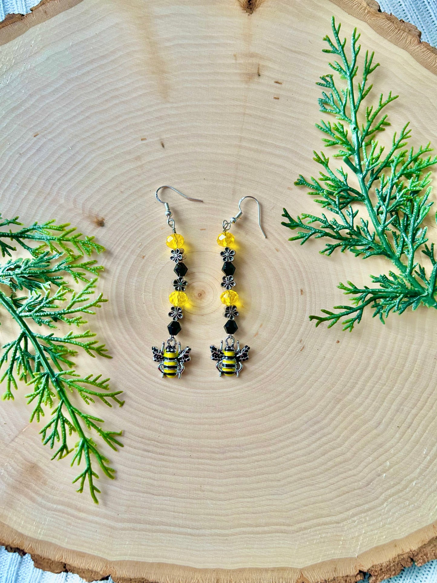 Breeze🐝 1 year collection: gemstone & flower dangle bee earrings